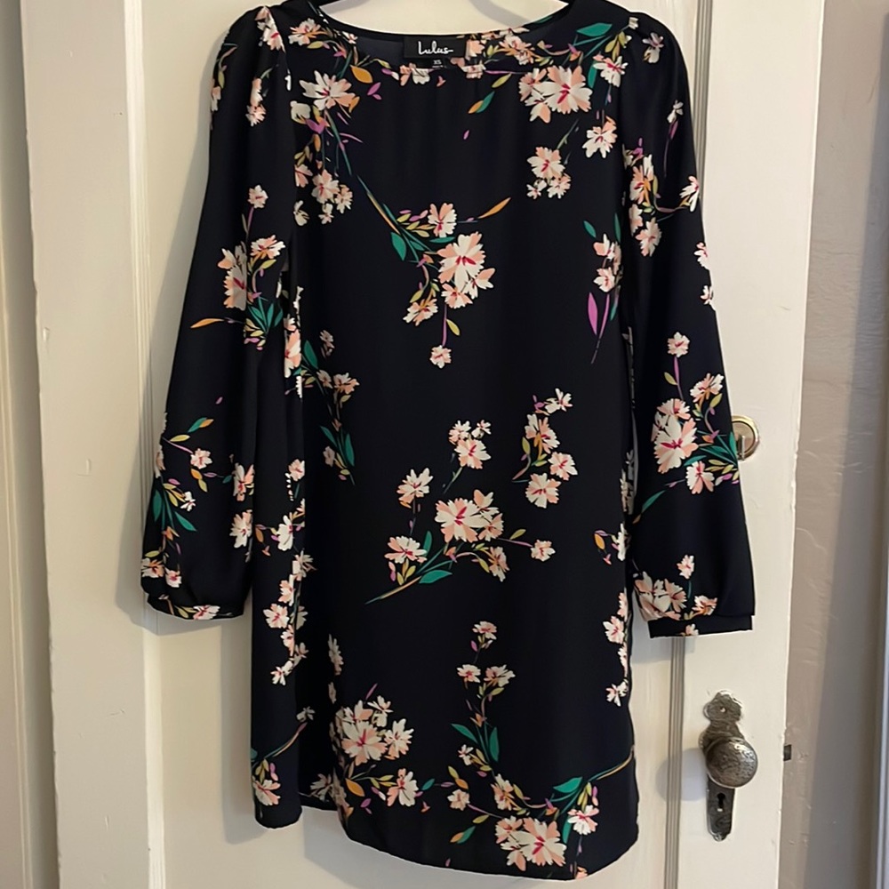 Lulu’s Navy Floral Long Sleeve Dress